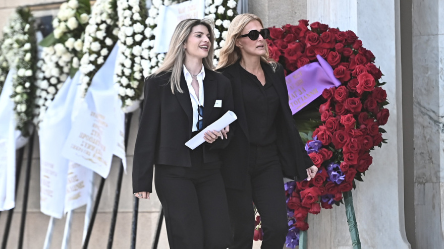 Ποιοι επώνυμοι έδωσαν το παρών στην κηδεία της Μαρινέλλας, δείτε βίντεο και φωτογραφίες