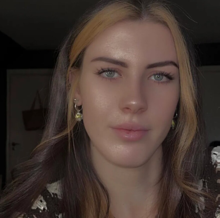 Πήγε το revenge porn σε άλλο επίπεδο: 24χρονη στη Βρετανία έστειλε γυμνή φωτογραφία του πρώην της στη μάνα του