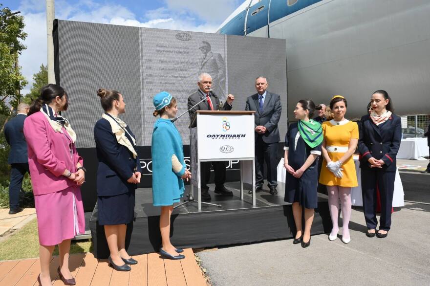 Αποκαλύφθηκε το άγαλμα του Αριστοτέλη Ωνάση στο Ελληνικό, δείτε βίντεο και φωτογραφίες