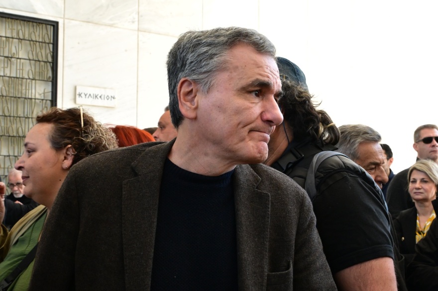 Τελευταίο αντίο στον γιο της Θεανώς Φωτίου, Βασίλη Ρίζο που έφυγε από τη ζωή στα 48 του, συντετριμμένη η οικογένεια