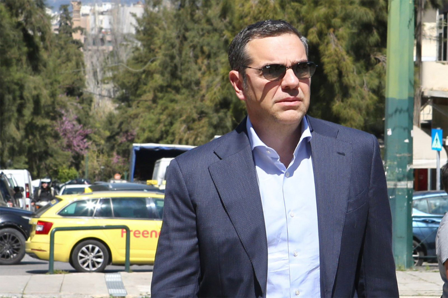 Τελευταίο αντίο στον γιο της Θεανώς Φωτίου, Βασίλη Ρίζο που έφυγε από τη ζωή στα 48 του, συντετριμμένη η οικογένεια