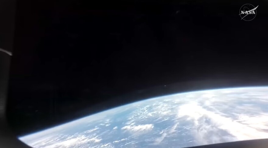 Δείτε live την επιστροφή των τεσσάρων αστροναυτών του Artemis II μετά το ιστορικό ταξίδι στη Σελήνη
