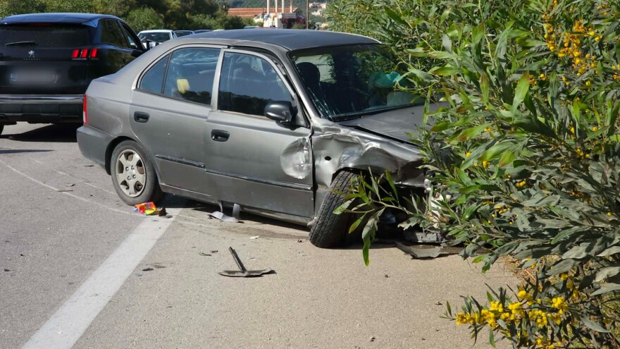 Σοβαρό τροχαίο στον ΒΟΑΚ με δύο τραυματίες, δείτε φωτογραφίες και βίντεο
