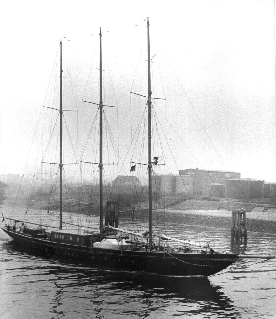 30 χρόνια χωρίς τον Σταύρο Νιάρχο, οι τελευταίες ημέρες του μεγιστάνα στη Ζυρίχη - Το εγκεφαλικό και ο μοναχικός υιός Κωνσταντίνος δίπλα του
