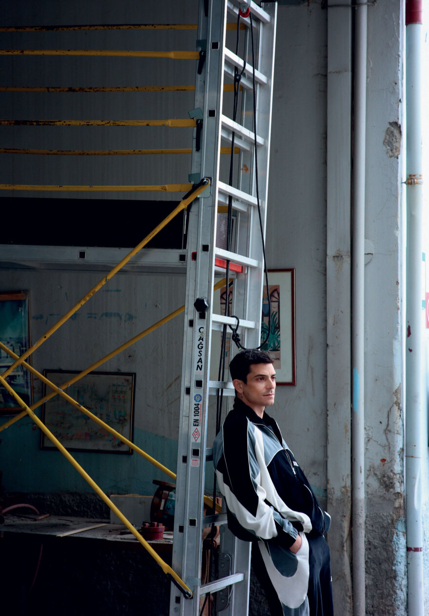 Νικολάκης Ζεγκίνογλου: Δίνομαι πολύ στο γύρισμα, βάζω την ψυχή μου