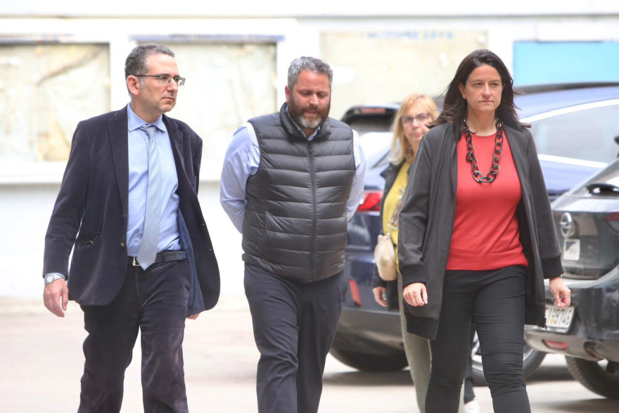 «Έχουμε 10 ημέρες αγωνίας», είπε ο γιατρός που χειρούργησε τον Γιώργο Μυλωνάκη, δηλώνει ικανοποιημένος από την επέμβαση