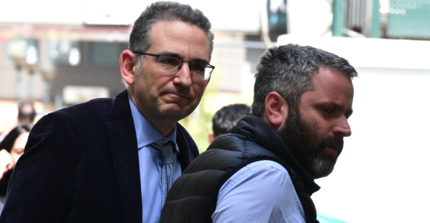 «Έχουμε 10 ημέρες αγωνίας», είπε ο γιατρός που χειρούργησε τον Γιώργο Μυλωνάκη, δηλώνει ικανοποιημένος από την επέμβαση