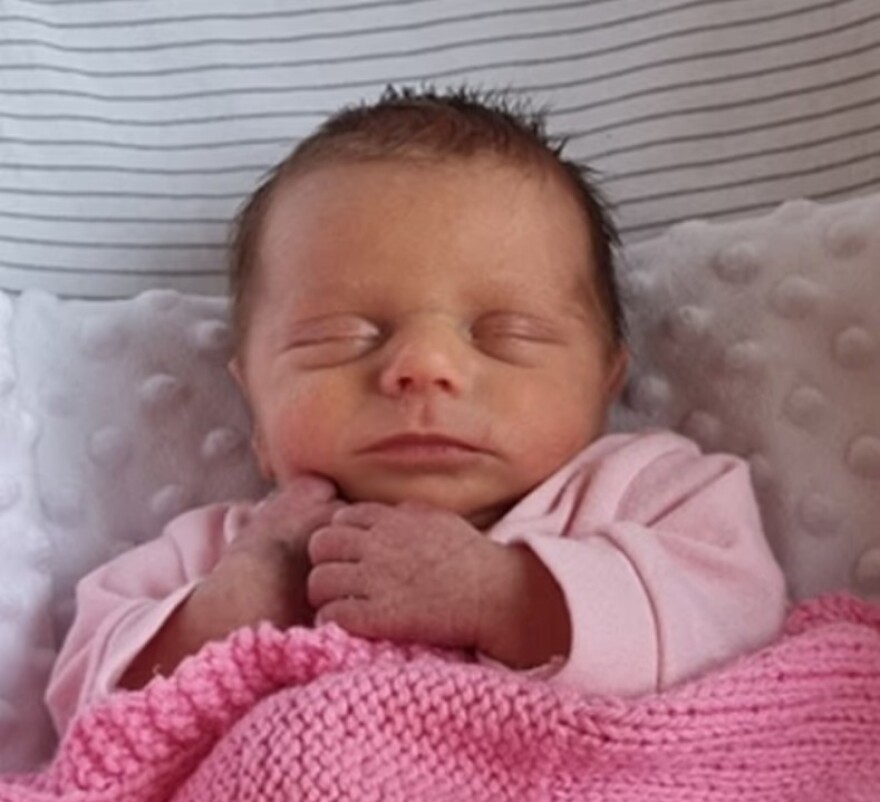 Ισόβια σε πατέρα στη Βρετανία που σκότωσε την 5 μηνών κόρη του, της προκάλεσε εγκεφαλική βλάβη και δεκάδες κατάγματα, βίντεο