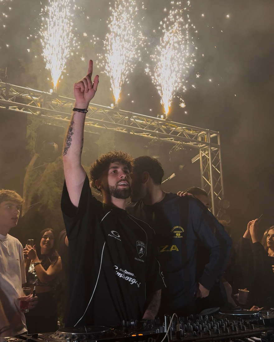 Πρόβα καλοκαιριού στο Island Resort με το Koni is Calling