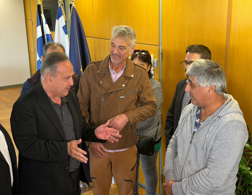 Βραβεύθηκαν οι δύο εργαζόμενοι του δήμου που εντόπισαν και έσωσαν τον 46χρονο άστεγο μέσα σε απορριμματοφόρο στη Θεσσαλονίκη