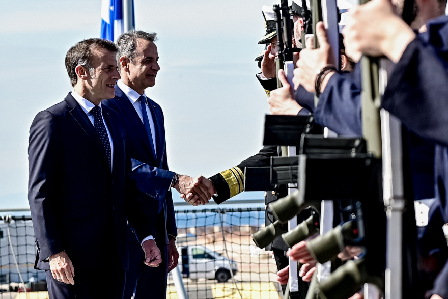 Η επίσκεψη Μακρόν στην Αθήνα μέσα από φωτογραφίες: Από την Ρωμαϊκή Αγορά στην φρεγάτα «Κίμων»