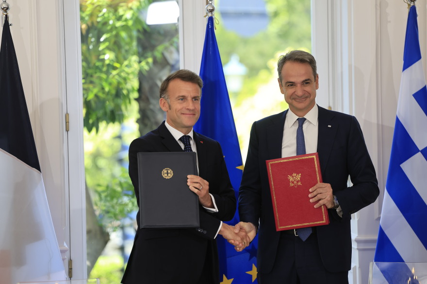 Η επίσκεψη Μακρόν στην Αθήνα μέσα από φωτογραφίες: Από την Ρωμαϊκή Αγορά στην φρεγάτα «Κίμων»