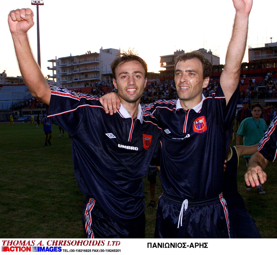 H &zeta;&omega;ή &tau;&omicron;&upsilon; &Chi;&rho;ή&sigma;&tau;&omicron;&upsilon; &Kappa;ό&nu;&tau;&eta; &pi;&omicron;&upsilon; &omicron;&delta;ή&gamma;&eta;&sigma;&epsilon; &tau;&omicron;&nu; &Omicron;&Phi;&Eta; &sigma;&tau;&eta;&nu; &kappa;&omicron;&rho;&upsilon;&phi;ή &mu;&epsilon;&tau;ά &alpha;&pi;ό 39 &chi;&rho;ό&nu;&iota;&alpha;: &Omicron; έ&rho;&omega;&tau;&alpha;&sigmaf; &gamma;&iota;&alpha; &tau;&omicron; &pi;&omicron;&delta;ό&sigma;&phi;&alpha;&iota;&rho;&omicron;, &omicron;&iota; &gamma;&upsilon;&nu;&alpha;ί&kappa;&epsilon;&sigmaf; &tau;&omicron;&upsilon; &kappa;&alpha;&iota; &tau;&omicron; έ&mu;&phi;&rho;&alpha;&gamma;&mu;&alpha;, &beta;ί&nu;&tau;&epsilon;&omicron; &kappa;&alpha;&iota; &phi;&omega;&tau;&omicron;&gamma;&rho;&alpha;&phi;ί&epsilon;&sigmaf; 