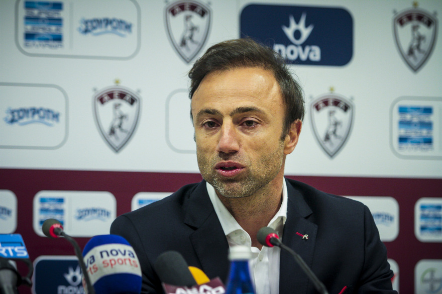 H &zeta;&omega;ή &tau;&omicron;&upsilon; &Chi;&rho;ή&sigma;&tau;&omicron;&upsilon; &Kappa;ό&nu;&tau;&eta; &pi;&omicron;&upsilon; &omicron;&delta;ή&gamma;&eta;&sigma;&epsilon; &tau;&omicron;&nu; &Omicron;&Phi;&Eta; &sigma;&tau;&eta;&nu; &kappa;&omicron;&rho;&upsilon;&phi;ή &mu;&epsilon;&tau;ά &alpha;&pi;ό 39 &chi;&rho;ό&nu;&iota;&alpha;: &Omicron; έ&rho;&omega;&tau;&alpha;&sigmaf; &gamma;&iota;&alpha; &tau;&omicron; &pi;&omicron;&delta;ό&sigma;&phi;&alpha;&iota;&rho;&omicron;, &omicron;&iota; &gamma;&upsilon;&nu;&alpha;ί&kappa;&epsilon;&sigmaf; &tau;&omicron;&upsilon; &kappa;&alpha;&iota; &tau;&omicron; έ&mu;&phi;&rho;&alpha;&gamma;&mu;&alpha;, &beta;ί&nu;&tau;&epsilon;&omicron; &kappa;&alpha;&iota; &phi;&omega;&tau;&omicron;&gamma;&rho;&alpha;&phi;ί&epsilon;&sigmaf; 