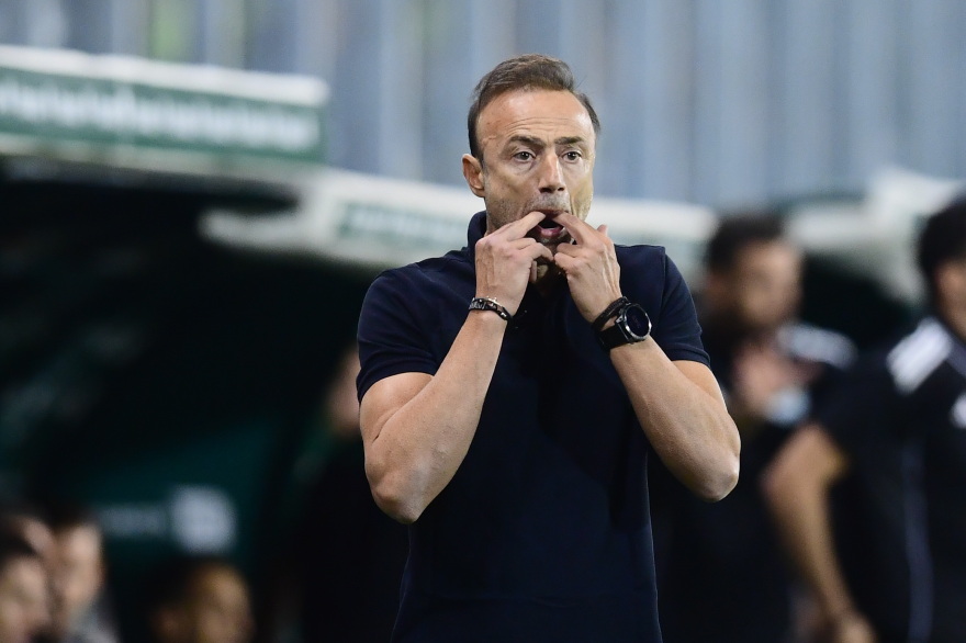 H &zeta;&omega;ή &tau;&omicron;&upsilon; &Chi;&rho;ή&sigma;&tau;&omicron;&upsilon; &Kappa;ό&nu;&tau;&eta; &pi;&omicron;&upsilon; &omicron;&delta;ή&gamma;&eta;&sigma;&epsilon; &tau;&omicron;&nu; &Omicron;&Phi;&Eta; &sigma;&tau;&eta;&nu; &kappa;&omicron;&rho;&upsilon;&phi;ή &mu;&epsilon;&tau;ά &alpha;&pi;ό 39 &chi;&rho;ό&nu;&iota;&alpha;: &Omicron; έ&rho;&omega;&tau;&alpha;&sigmaf; &gamma;&iota;&alpha; &tau;&omicron; &pi;&omicron;&delta;ό&sigma;&phi;&alpha;&iota;&rho;&omicron;, &omicron;&iota; &gamma;&upsilon;&nu;&alpha;ί&kappa;&epsilon;&sigmaf; &tau;&omicron;&upsilon; &kappa;&alpha;&iota; &tau;&omicron; έ&mu;&phi;&rho;&alpha;&gamma;&mu;&alpha;, &beta;ί&nu;&tau;&epsilon;&omicron; &kappa;&alpha;&iota; &phi;&omega;&tau;&omicron;&gamma;&rho;&alpha;&phi;ί&epsilon;&sigmaf; 