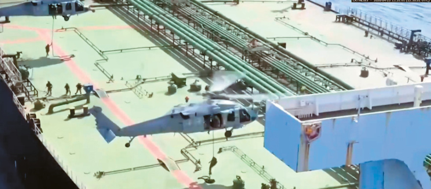 Ο άφαντος Αγιατολάχ και οι Φρουροί της Επανάστασης που κυβερνούν το Ιράν - Ασφυξία για όλους στα Στενά του Ορμούζ