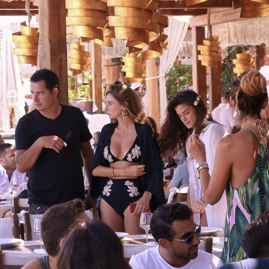 Principote: Το beach club της Μυκόνου που προτιμούν οι διεθνείς celebrities ετοιμάζεται να ανοίξει τις πόρτες του
