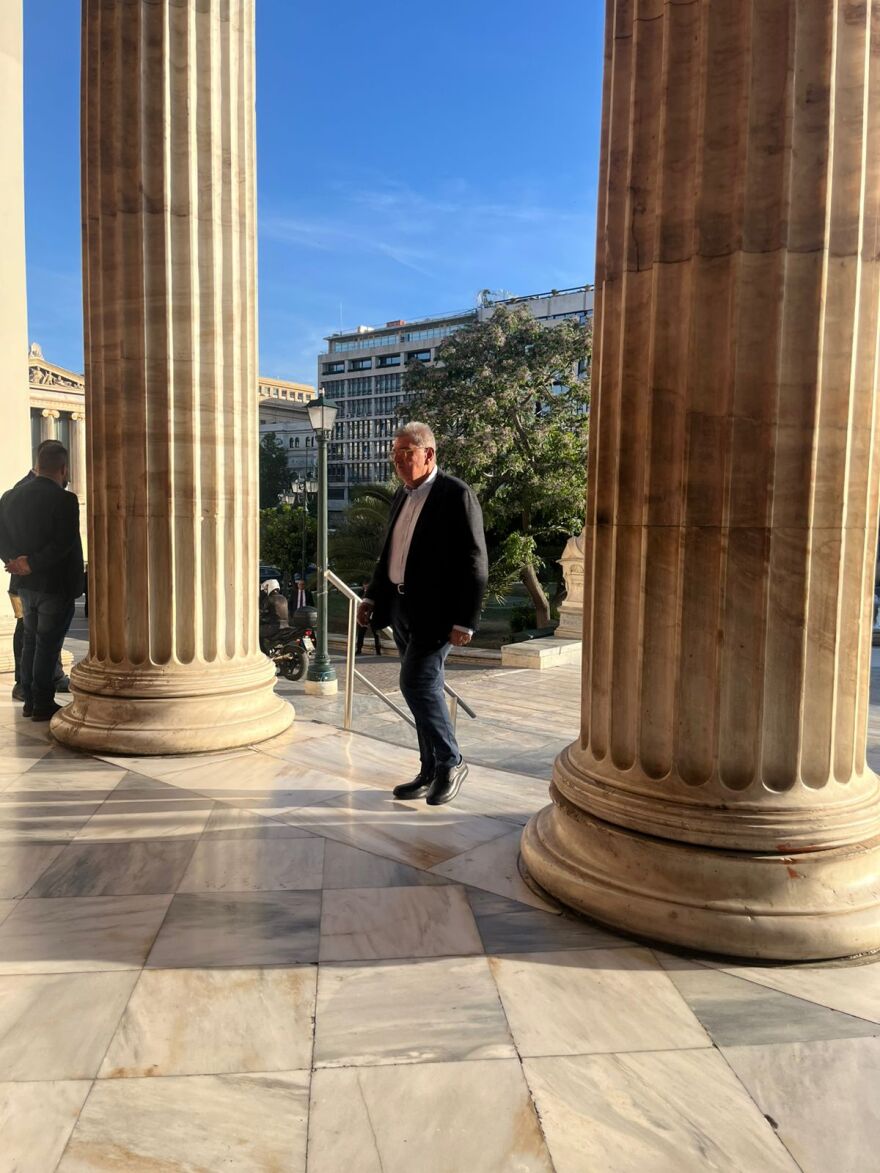 Πολιτική, ακαδημαϊκή και εκκλησιαστική «σύναξη» στο ΕΚΠΑ για την αγόρευση του Βενιζέλου σε επίτιμο διδάκτορα, δείτε εικόνες 
