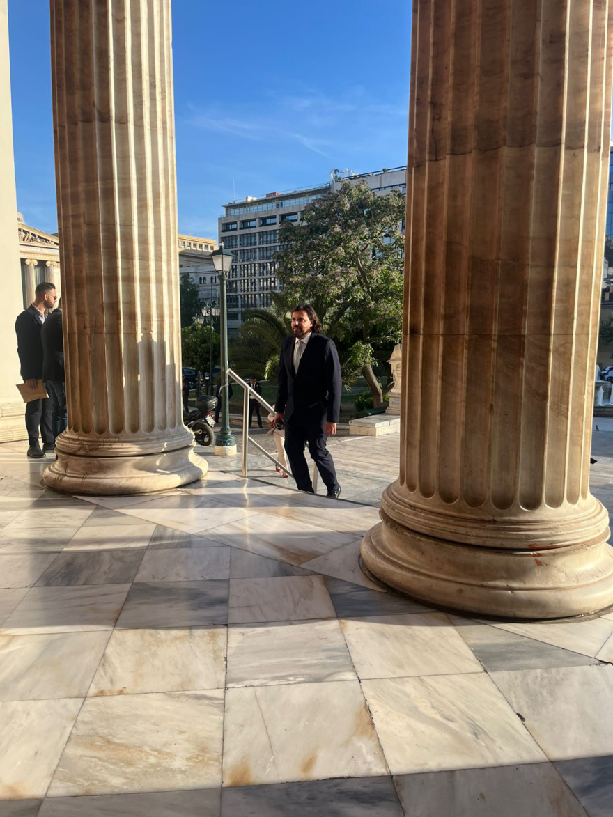 Πολιτική, ακαδημαϊκή και εκκλησιαστική «σύναξη» στο ΕΚΠΑ για την αγόρευση του Βενιζέλου σε επίτιμο διδάκτορα, δείτε εικόνες 