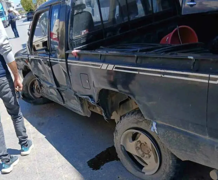 Σοβαρό τροχαίο στο Τυμπάκι Ηρακλείου: Οδηγός ΙΧ «καρφώθηκε» πάνω σε σταθμευμένα αυτοκίνητα, δείτε εικόνες