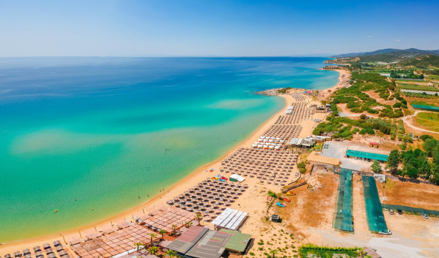 Δείτε τις 624 παραλίες της Ελλάδας με Γαλάζιες Σημαίες για το 2026, κάποιες δεν τις περιμένατε - Οι 17 καλύτερες ακτές της Αττικής