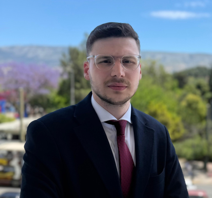 Η Θεώνη Κουφονικολάκου εκπρόσωπος Τύπου στην ΕΛ.Α.Σ. του Τσίπρα, ποιοι στελεχώνουν το επικοινωνιακό επιτελείο
