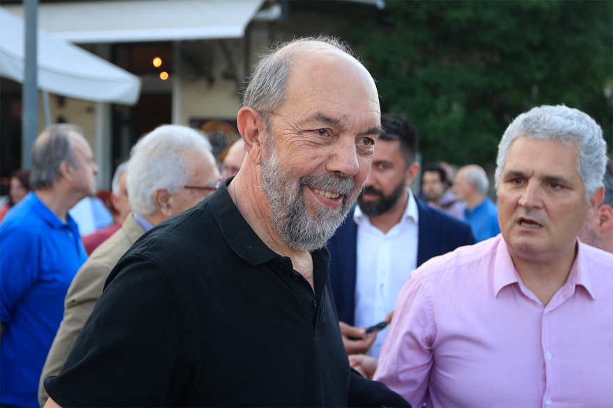 Ποιοι πήγαν στα αποκαλυπτήρια του κόμματος Τσίπρα, η αμηχανία για το ΕΛΑΣ και η μικρή Ήρα: Όλα όσα έγιναν στο Θησείο
