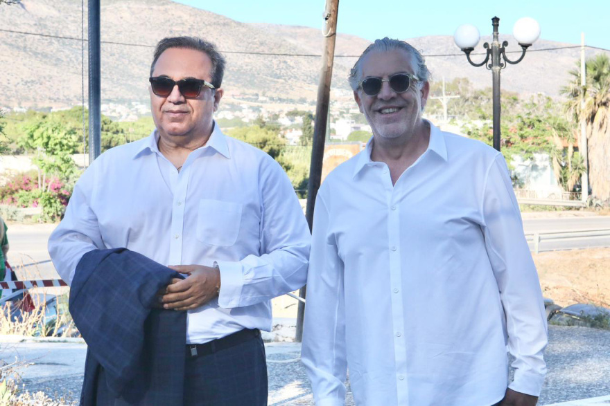 Ο Γιώργος Πατούλης βάφτισε το γιο του στο Λαγονήσι: Οι καλεσμένοι, δείτε φωτό και βίντεο