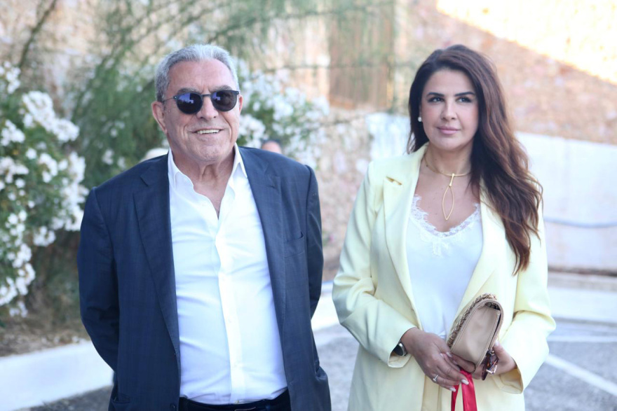 Ο Γιώργος Πατούλης βάφτισε το γιο του στο Λαγονήσι: Οι καλεσμένοι, δείτε φωτό και βίντεο