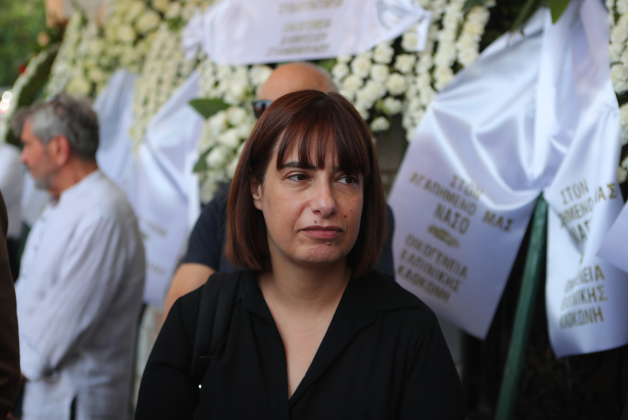 Σύσσωμος ο πολιτικός και ο δημοσιογραφικός κόσμος στο τελευταίο αντίο στον Νάσο Αθανασίου