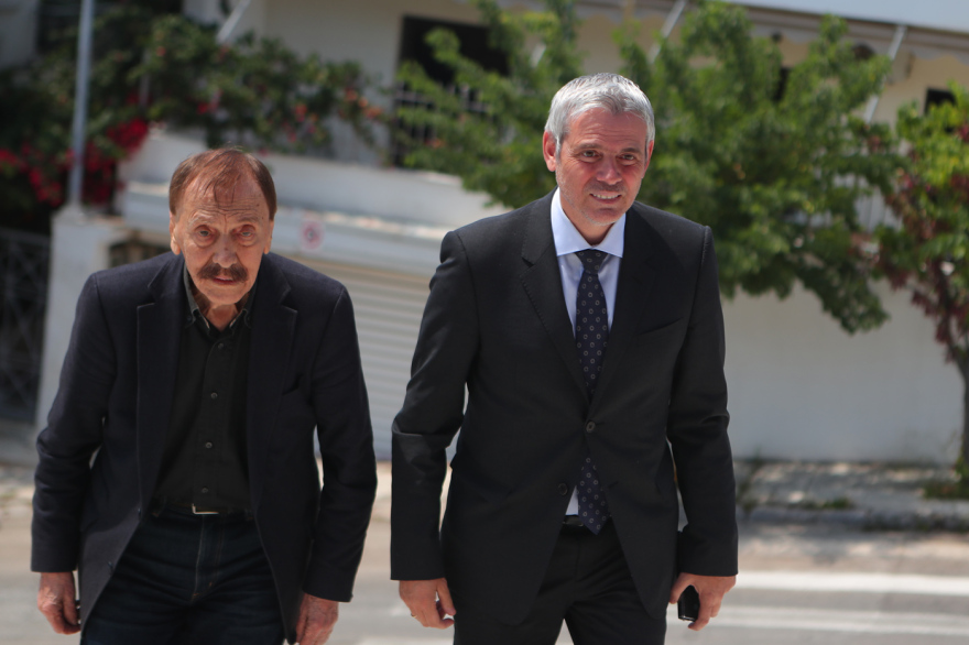 Σύσσωμος ο πολιτικός και ο δημοσιογραφικός κόσμος στο τελευταίο αντίο στον Νάσο Αθανασίου