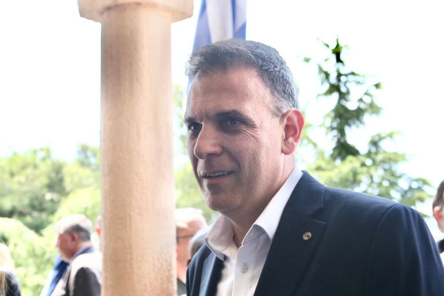 Σύσσωμος ο πολιτικός και ο δημοσιογραφικός κόσμος στο τελευταίο αντίο στον Νάσο Αθανασίου