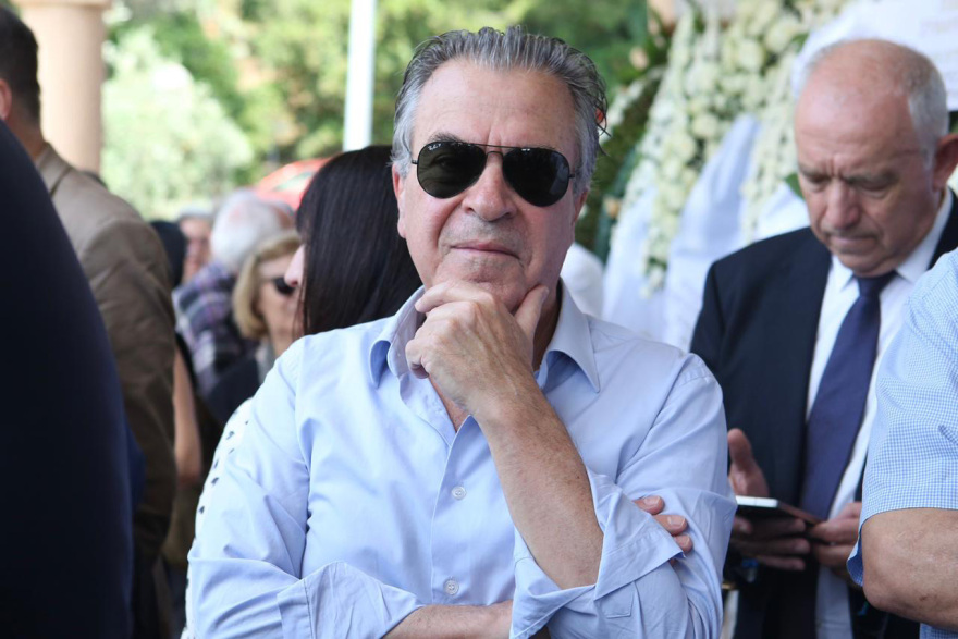 Σύσσωμος ο πολιτικός και ο δημοσιογραφικός κόσμος στο τελευταίο αντίο στον Νάσο Αθανασίου