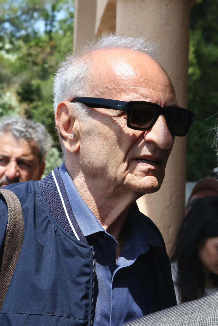 Σύσσωμος ο πολιτικός και ο δημοσιογραφικός κόσμος στο τελευταίο αντίο στον Νάσο Αθανασίου
