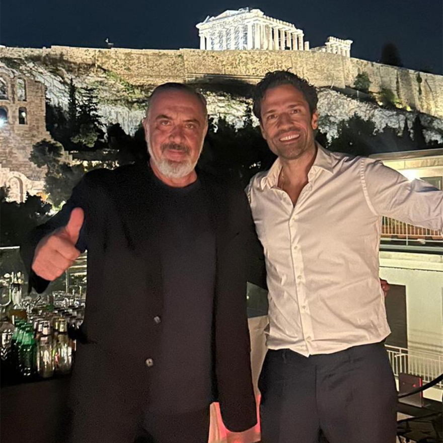  Νικόλαος Τσάκος - Σίλια Κριθαριώτη: Πάρτι με θέα την Ακρόπολη, ανάμεσα στους καλεσμένους η Κίμπερλι Γκιλφόιλ