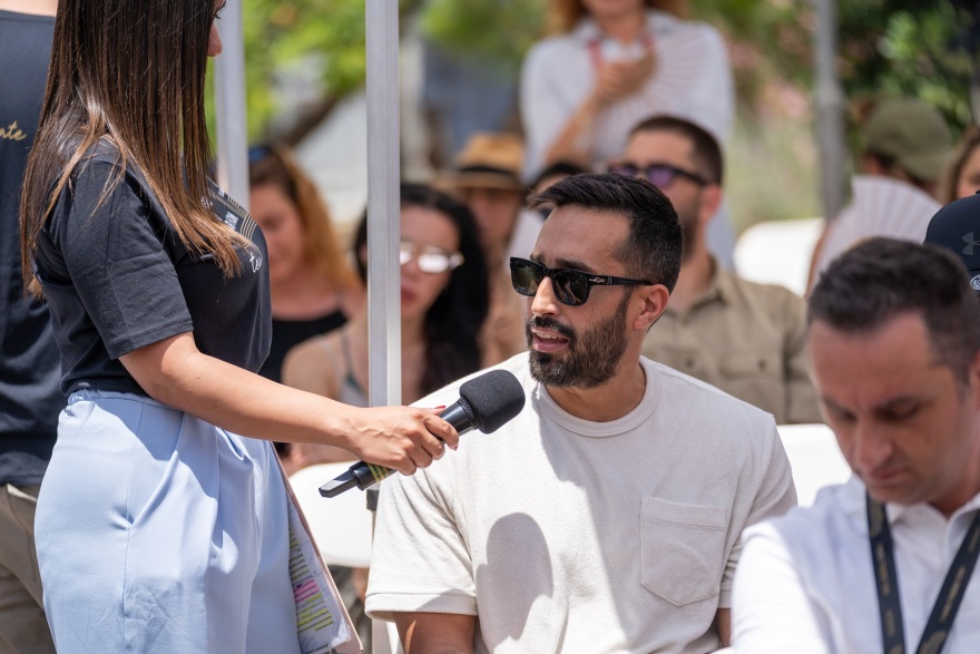 Το Spetses Mini Marathon γιορτάζει: 15 χρόνια Ιστορίας που άλλαξαν τον χάρτη του αθλητικού τουρισμού στην Ελλάδα