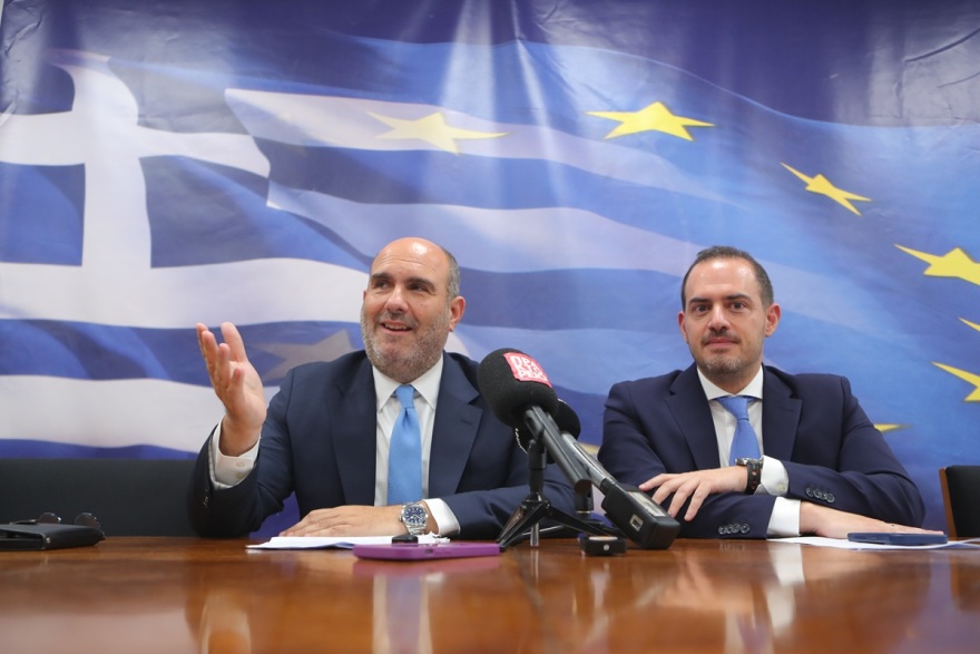 Ανέλαβαν τα καθήκοντά τους οι νέοι υπουργοί και υφυπουργοί, δείτε φωτογραφίες μετά την ορκωμοσία