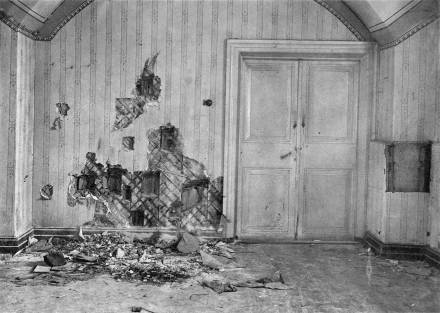 Η εκτέλεση των Ρομανόφ, η απόπειρα δολοφονίας του Λένιν (30 Αυγούστου 1918) και ο «Κόκκινος Τρόμος»
