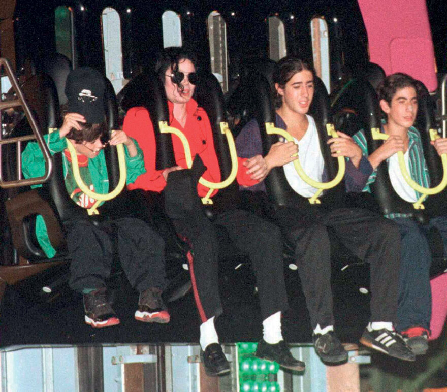 Michael Jackson: Ζει ο «Βασιλιάς της ποπ»;
