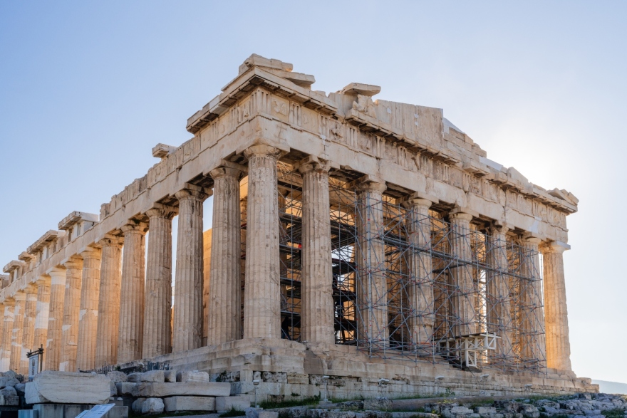 Ιστορική στιγμή: Το δυτικό αέτωμα του Παρθενώνα συμπληρώθηκε μετά από 220 χρόνια, δείτε εικόνες