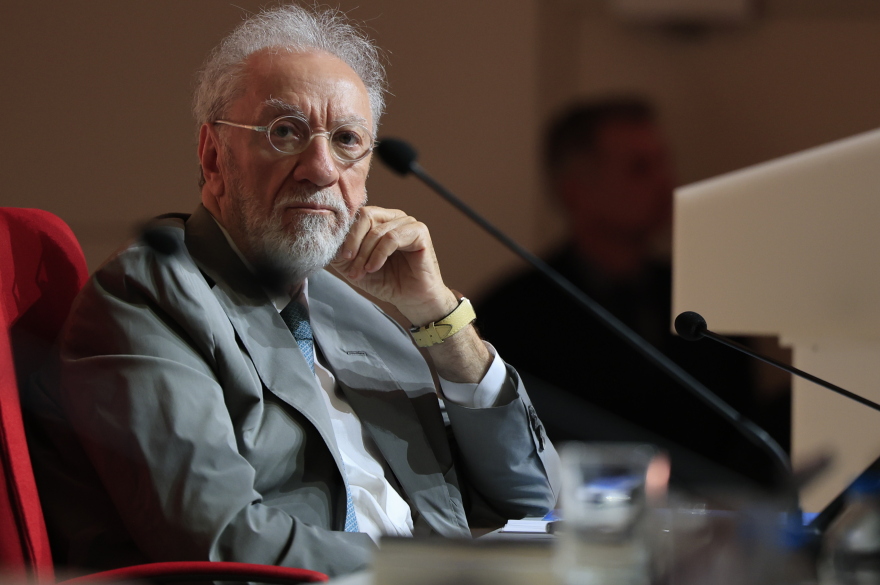  «Τι πήγε λάθος στην Ελλάδα»: Το βιβλίο του Μιχάλη Σάλλα, παρουσία πολιτικών και επιχειρηματιών, δείτε εικόνες και βίντεο