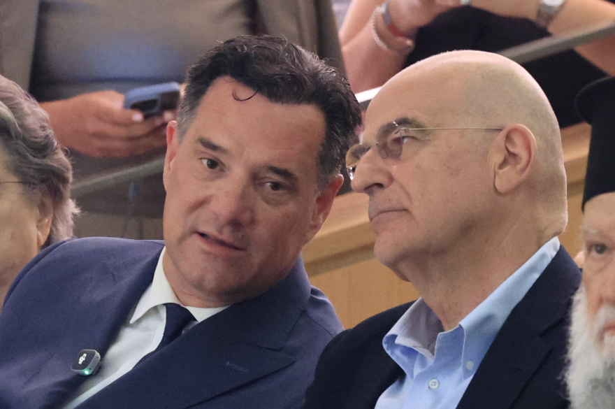  «Τι πήγε λάθος στην Ελλάδα»: Το βιβλίο του Μιχάλη Σάλλα, παρουσία πολιτικών και επιχειρηματιών, δείτε εικόνες και βίντεο