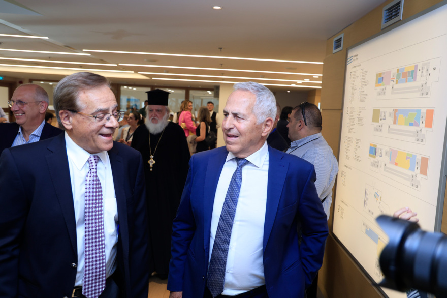  «Τι πήγε λάθος στην Ελλάδα»: Το βιβλίο του Μιχάλη Σάλλα, παρουσία πολιτικών και επιχειρηματιών, δείτε εικόνες και βίντεο