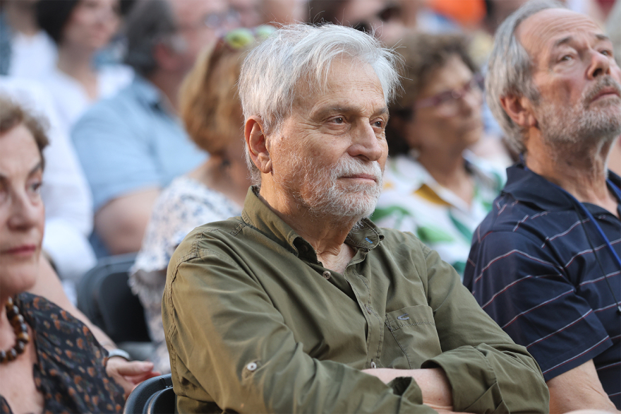 Ο Δούκας σε εκδήλωση του Κώστα Αρβανίτη: Παρουσίες, πηγαδάκια και η «Δημοκρατία της Καθημερινότητας»