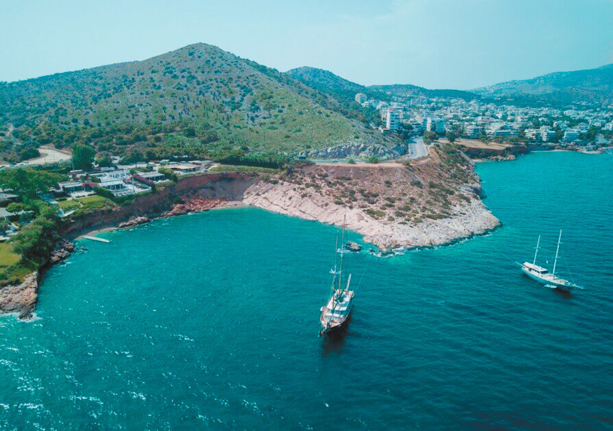 Εκκλησιαστική περιουσία: Το ιερό real estate των €15 δισ. και τα 10.000 νομικά πρόσωπα με τα «χρυσά ακίνητα»