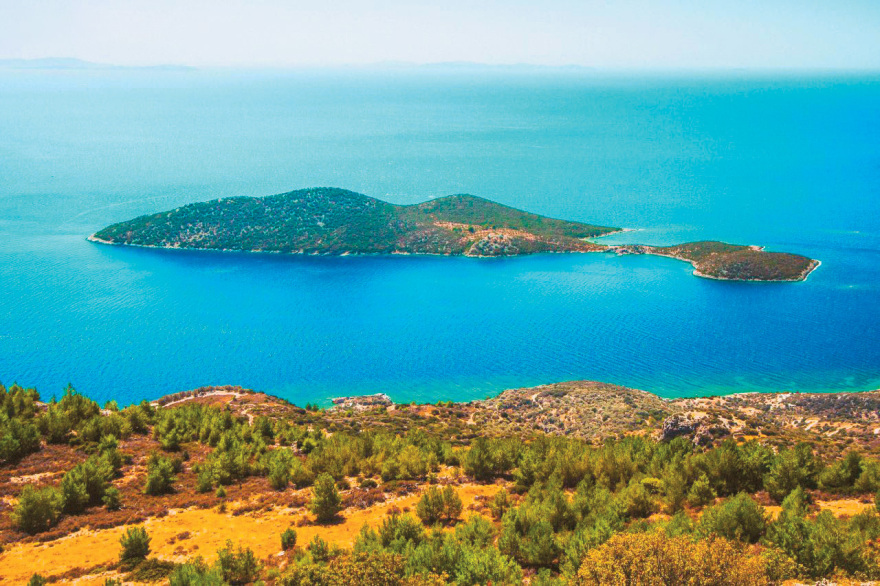 Εκκλησιαστική περιουσία: Το ιερό real estate των €15 δισ. και τα 10.000 νομικά πρόσωπα με τα «χρυσά ακίνητα»
