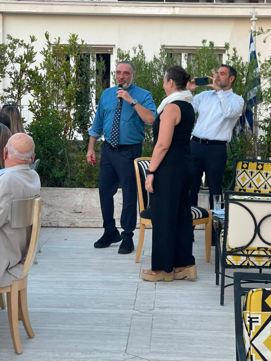 Η δεξίωση του εφοπλιστή Νίκου Τσάκου σε Ελληνοαμερικανούς γερουσιαστές στο σπίτι του με θέα την Ακρόπολη, δείτε φωτογραφίες