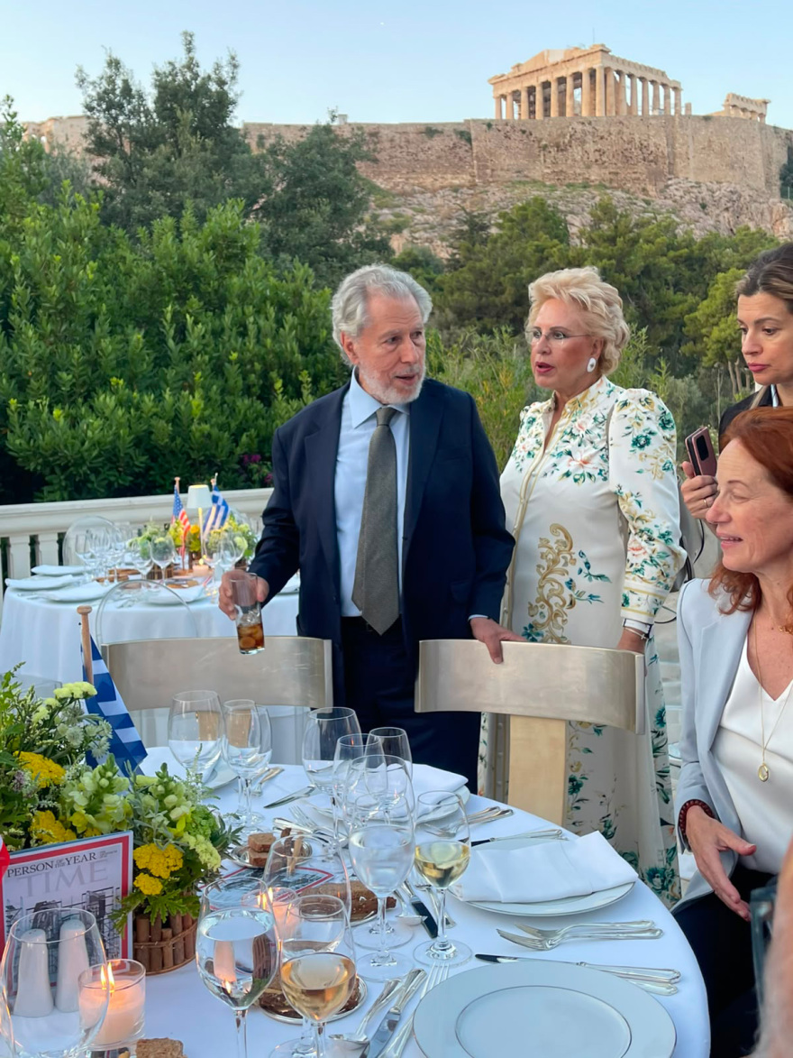 Η δεξίωση του εφοπλιστή Νίκου Τσάκου σε Ελληνοαμερικανούς γερουσιαστές στο σπίτι του με θέα την Ακρόπολη, δείτε φωτογραφίες
