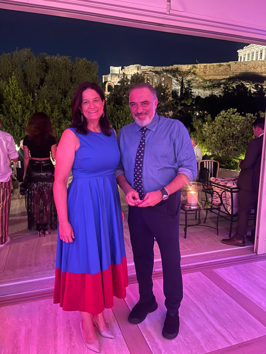 Η δεξίωση του εφοπλιστή Νίκου Τσάκου σε Ελληνοαμερικανούς γερουσιαστές στο σπίτι του με θέα την Ακρόπολη, δείτε φωτογραφίες