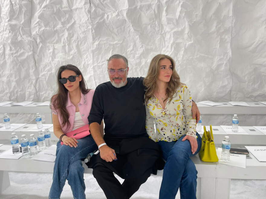 Η Τζένιφερ Λόπεζ στην επίδειξη μόδας της Σίλιας Κριθαριώτη στο Παρίσι, δείτε βίντεο και φωτογραφίες
